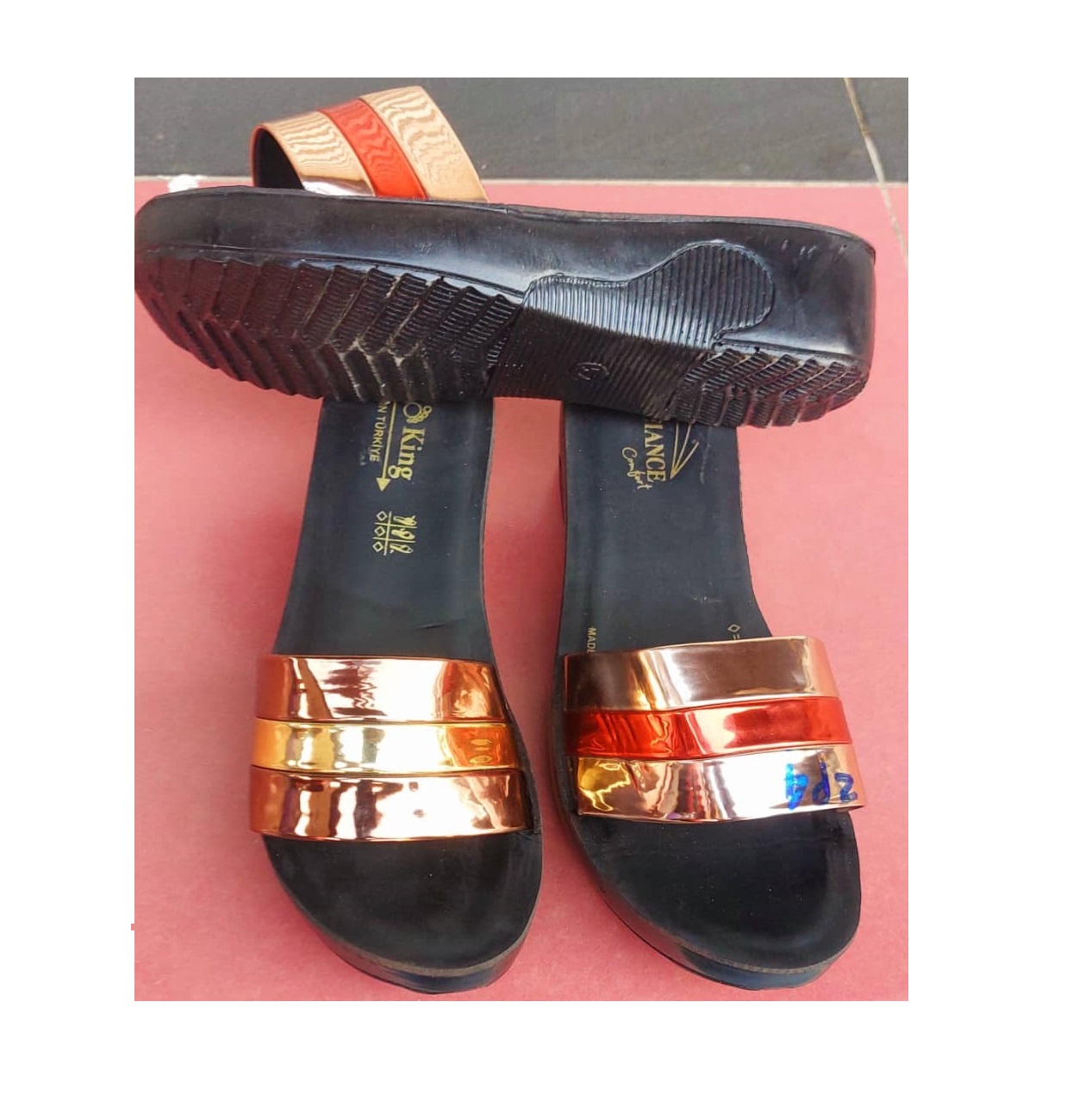 Women's Slippers Model 060